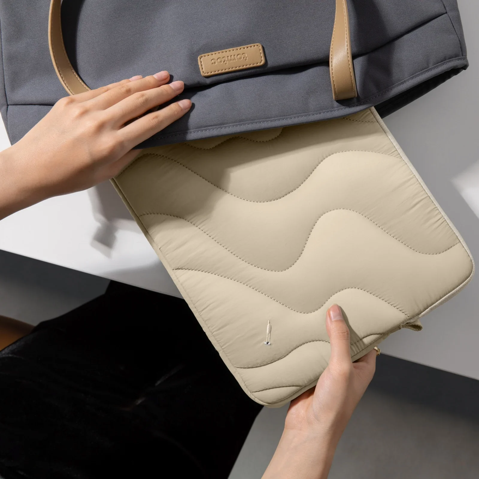 Sleeve Tomtoc Terra-A27 Puffy Laptop 15 Inch MacBook Natural Sand - Image 11